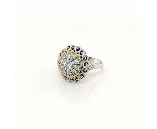 ANELLO IN ORO CON DIAMANTI