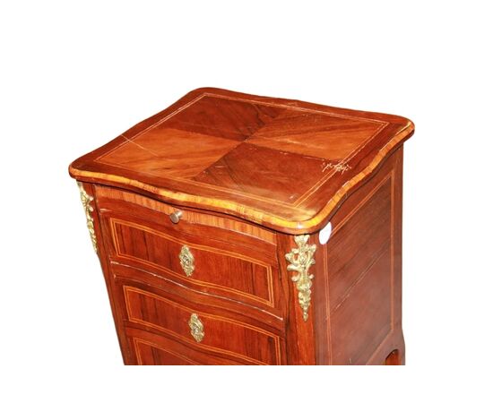 Tavolino Francese Luigi XV con cassetti e antina bronzi e pianetto scrittoio estraibile in legno di bois de violette XIX Secolo