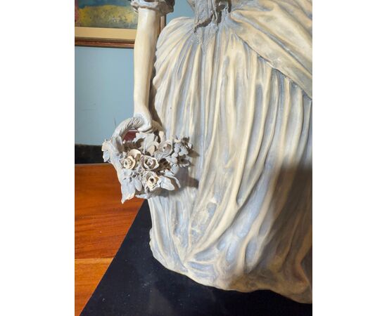 Scultura di dama anni '40 in terracotta patinata firmata Tomuti
