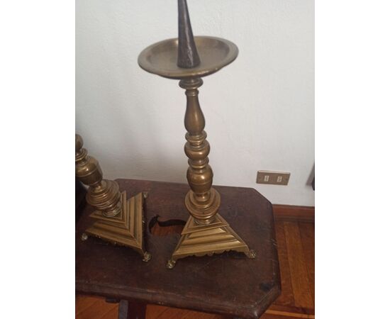 Coppia di candelieri in bronzo fine XVII secolo 
