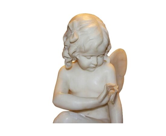 Putto francese in marmo bianco – Seconda metà '800, scultura con ali su piedistallo
