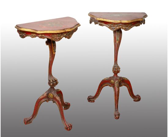 Pair of demi-lune consoles in lacquered and painted wood. Venice 19th century.