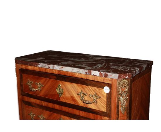 Settimino francese della seconda metà del 1800 Stile Napoleone III con marmo e applicazioni in bronzo 7 cassetti
