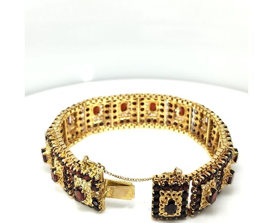 Bracciale in oro con granati