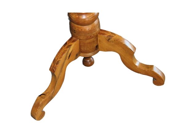 Tavolino Italiano Sorrentino del 1800 con Piano Intarsiato di Forma Ottagonale