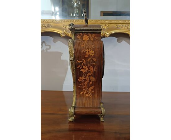 OROLOGIO INTARSIATO CON BRONZI PRIMI DEL XIX SECOLO