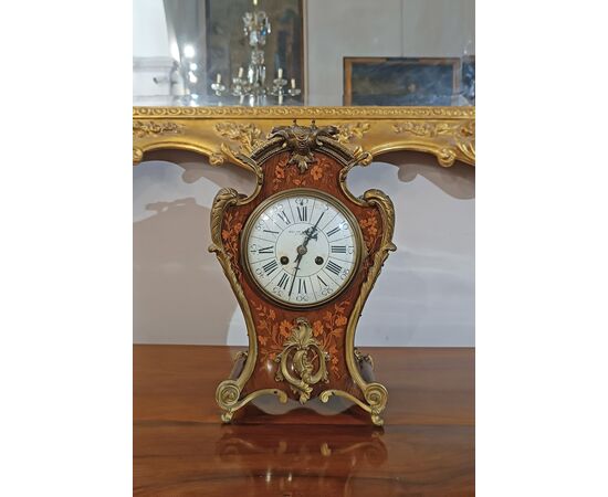 OROLOGIO INTARSIATO CON BRONZI PRIMI DEL XIX SECOLO