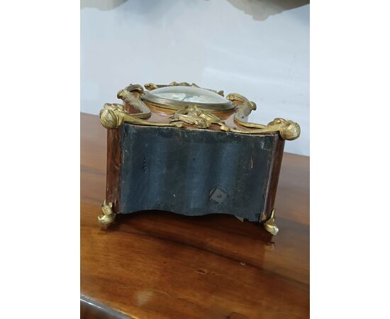 OROLOGIO INTARSIATO CON BRONZI PRIMI DEL XIX SECOLO