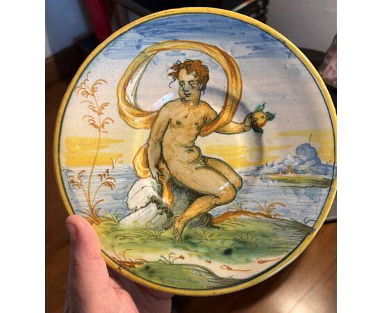 Piatto in maiolica , Venezia XVI secolo VENDUTO