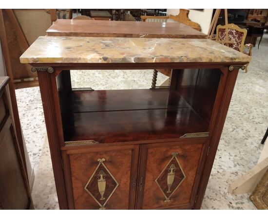 Credenzino in mogano con bronzi e marmo del 1800 stile Luigi XVI francese