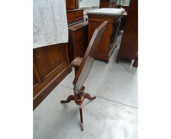 Tavolino da salotto a vela in palissandro intarsiato acero Carlo X 1820 Francia