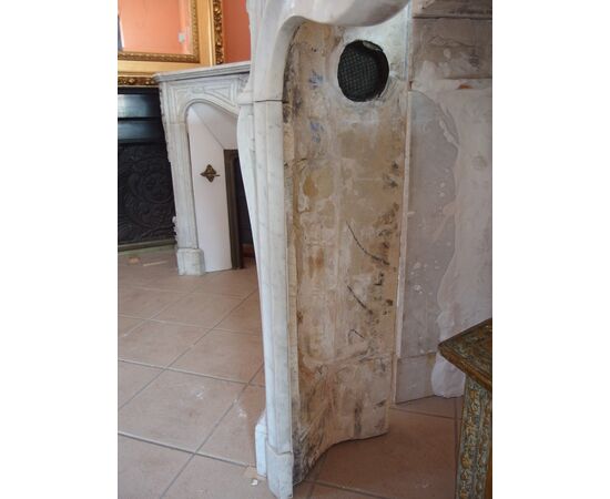 CAMINO IN MARMO BIANCO DI CARRARA SCOLPITO STILE LUIGI XV FRANCIA  cm L130xP38xH107