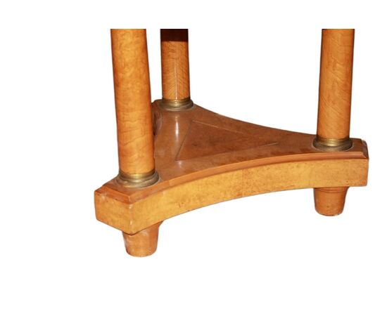 Tavolo Nord Europa di fine 1800 stile Biedermeier in Legno di Olmo e Radica