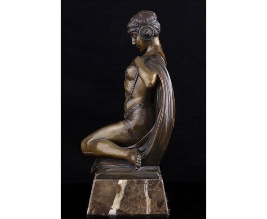 Scultura di Claire Colinet (Bruxelles 1885 - 1972), “Danzatrice orientale”