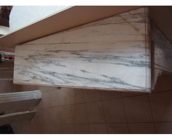 CAMINO BIANCO CARRARA CON STRIATURE NEO CLASSICO FRANCIA  cm L120xP35xH105 