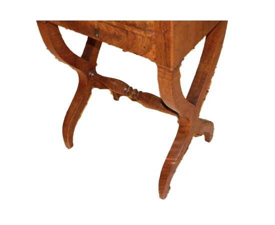 Tavolino da Lavoro Con Piano A Vassoio Francese In Legno di Noce 1800