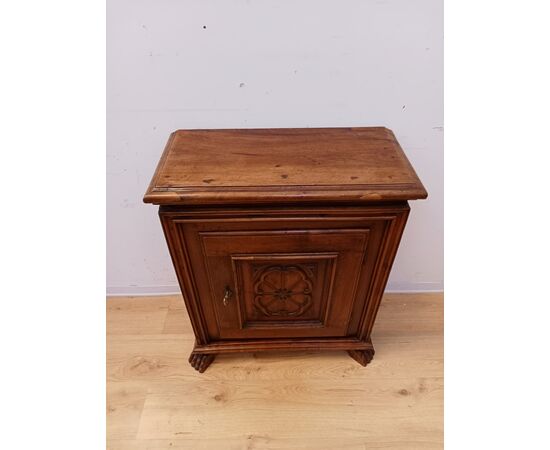 Mobiletto credenza in noce - un'anta - piccole dimensioni-fine '800 credenzina