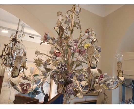 Lampadario in ferro forgiato