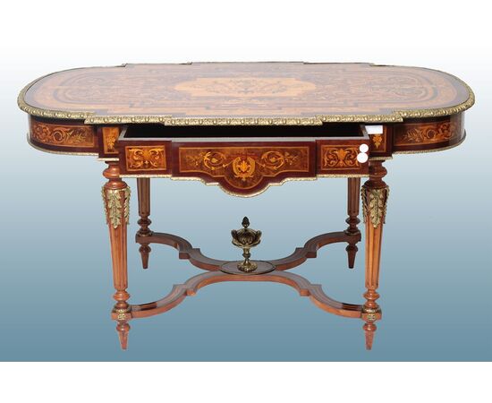 Tavolo da salotto Stile Luigi XVI del 1800 riccamente intarsiato e con bronzi