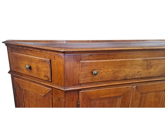 CREDENZA SCANTONATA IN CILIEGIO  – VENETO - FINE XVIII SEC