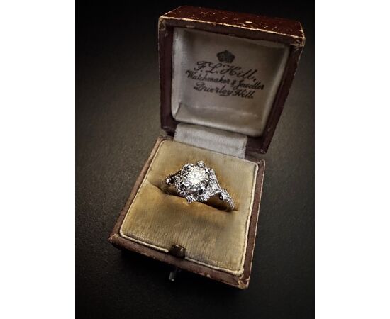 Anello  con  Diamanti  1.3  ct
