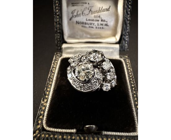 Anello  in  Platino  a  contrarie  con  Diamanti  2 ct.