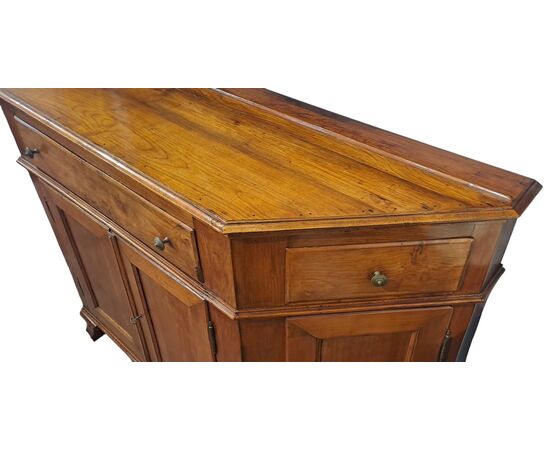 CREDENZA SCANTONATA IN CILIEGIO  – VENETO - FINE XVIII SEC