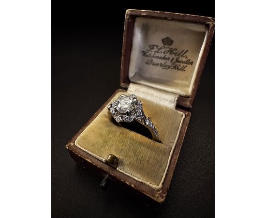 Anello  con  Diamanti  1.3  ct