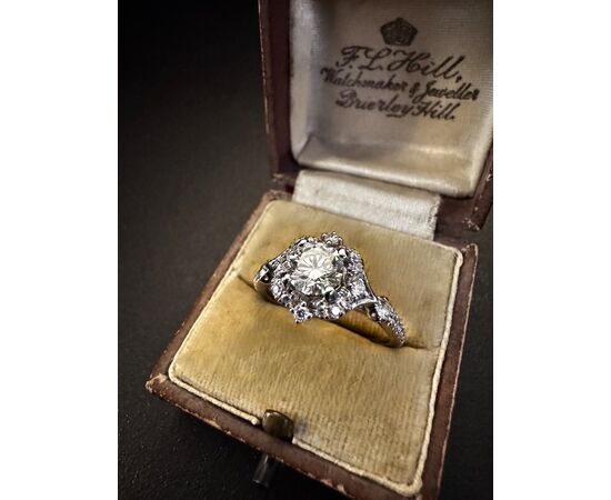 Anello  con  Diamanti  1.3  ct