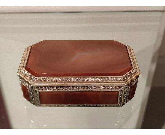 Scatola in onice rosso