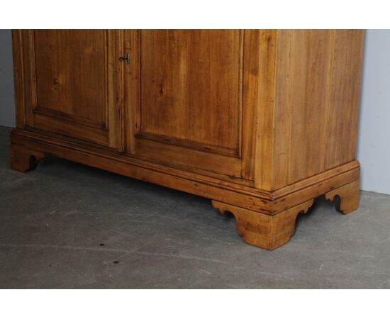 Antica credenza doppio corpo toscana pioppo massello XIX sec . restaurata naturale .Dispensa mis 125 x 50 . h 203