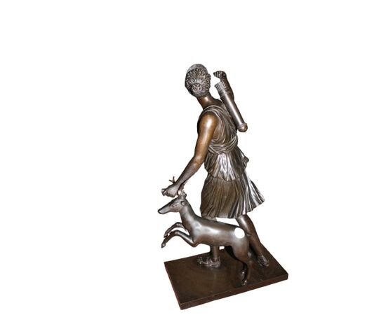 Scultura Francese di Metà 1800 raffigurante Dea Diana Cacciatrice