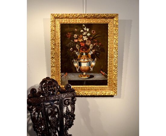 Natura morta di fiori in un vaso classico, Maestro del vaso a grottesche (attivo a Roma e Napoli nel primo quarto del XVII secolo)