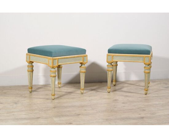Quattro sgabelli neoclassici in legno laccato, Torino fine XVIII secolo 