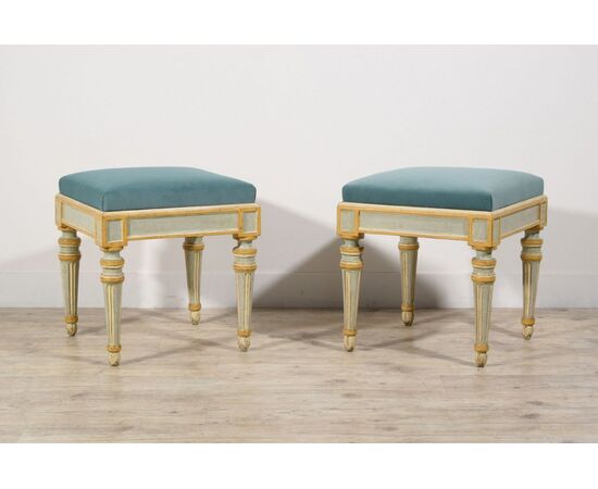Quattro sgabelli neoclassici in legno laccato, Torino fine XVIII secolo 
