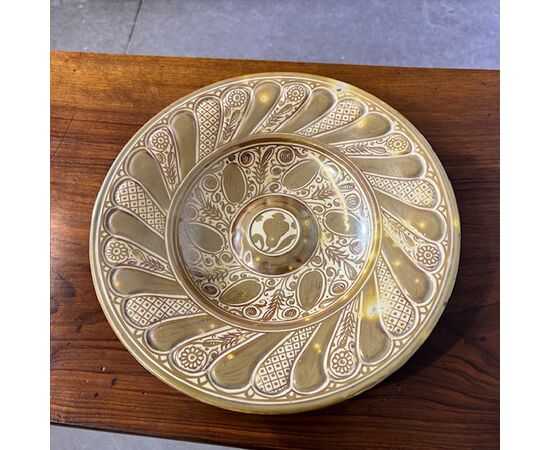 Antico piatto maiolica a Lustro oro  Ulisse Cantagalli fine 800  .Dipinto Moresco . Firenze cm 26