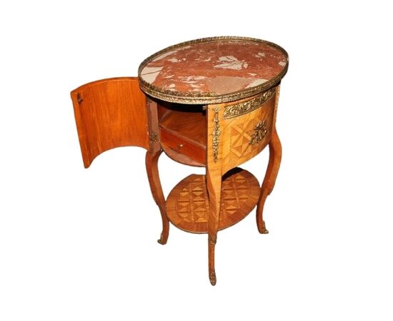 Tavolino comodino francese del 1800 Stile Luigi XV in Bois de Rose