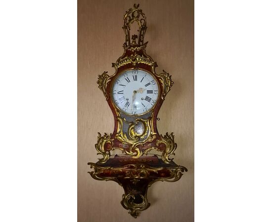 Orologio cartel.   Epoca e stile: Luigi XV, della seconda metà del XVIII secolo. 