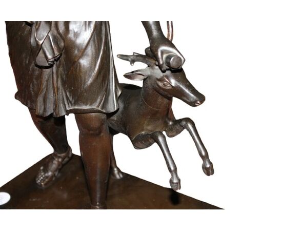 Scultura Francese di Metà 1800 raffigurante Dea Diana Cacciatrice