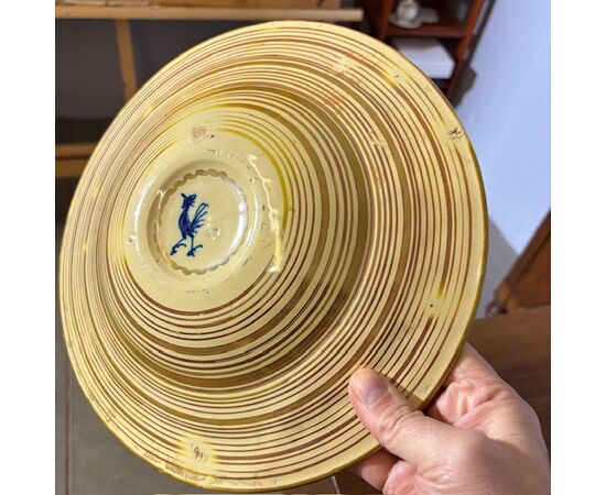 Antico piatto maiolica a Lustro oro  Ulisse Cantagalli fine 800  .Dipinto Moresco . Firenze cm 26