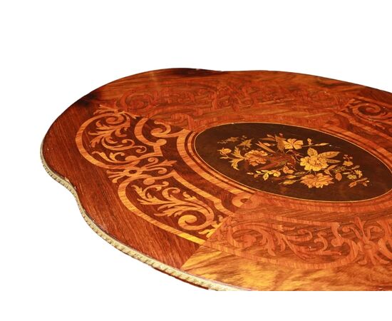 Tavolino a vela stile Luigi XV in legno di bois de violette del 1800