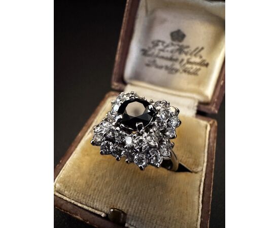 Anello  con  Zaffiro  e  Diamanti  