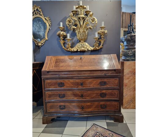 Grande applique veneta in legno intagliato e dorato, fine XVIII secolo