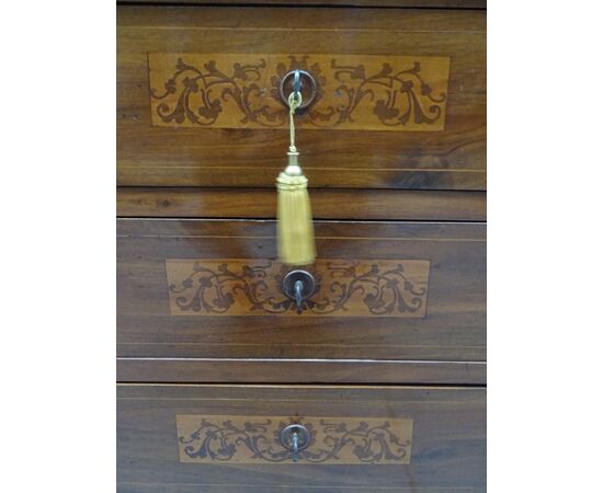 Cassettone in noce massello intarsiato Carlo X Piemonte prima metà 1800