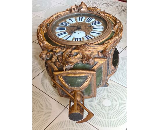 Cartel d’applique. Misure: cm. h. 57x32x20.
