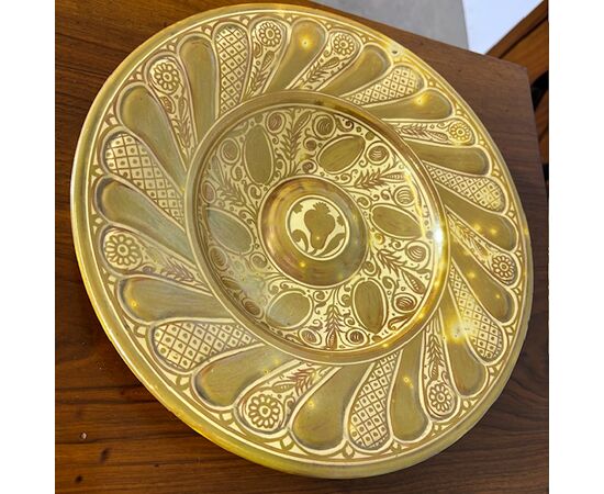 Antico piatto maiolica a Lustro oro  Ulisse Cantagalli fine 800  .Dipinto Moresco . Firenze cm 26