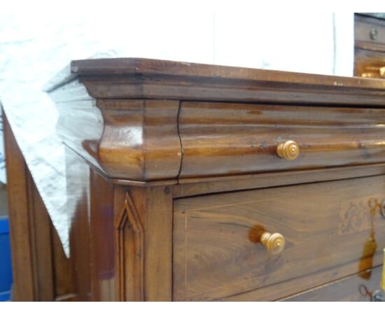 Cassettone in noce massello intarsiato Carlo X Piemonte prima metà 1800