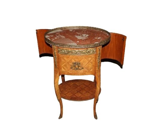 Tavolino comodino francese del 1800 Stile Luigi XV in Bois de Rose