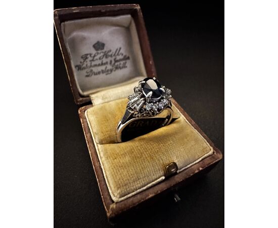 Anello  con  Zaffiro  e  Diamanti  