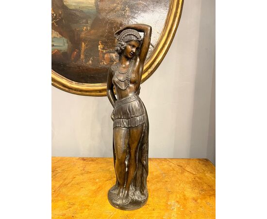 Scultura raffigurante Odalisca 